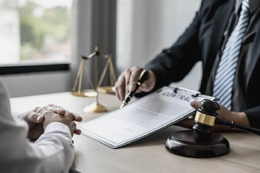 چرا حضور وکیل تعزیرات در پرونده شما حیاتی است؟