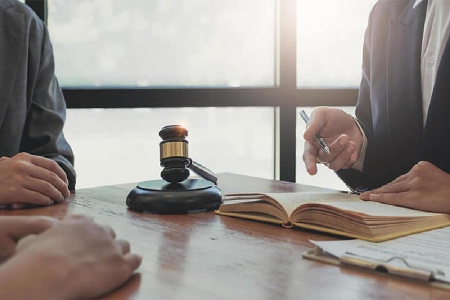 گروه وکلای نیوان؛ همراه شما در پیچیده‌ترین دعاوی بانکی